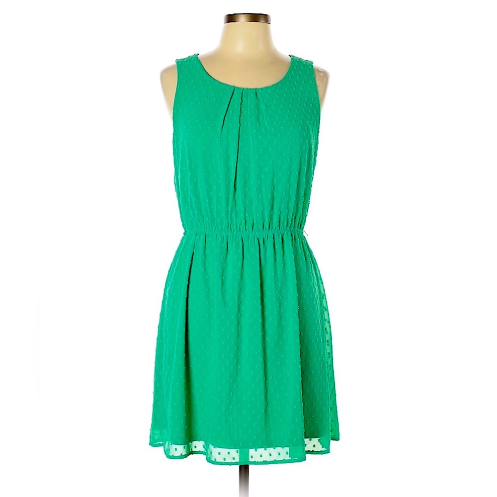 ELLE Feminine Summer Dress in beautiful Green! Size 10